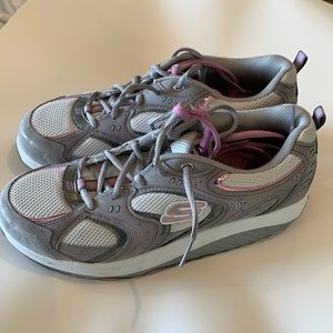 Women Skechers shape—ups